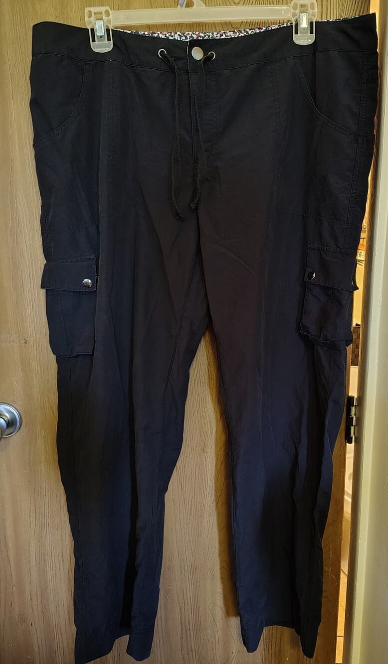 Columbia Women’s Sportswear Cargo Hiking Pants size 18W 18 Black